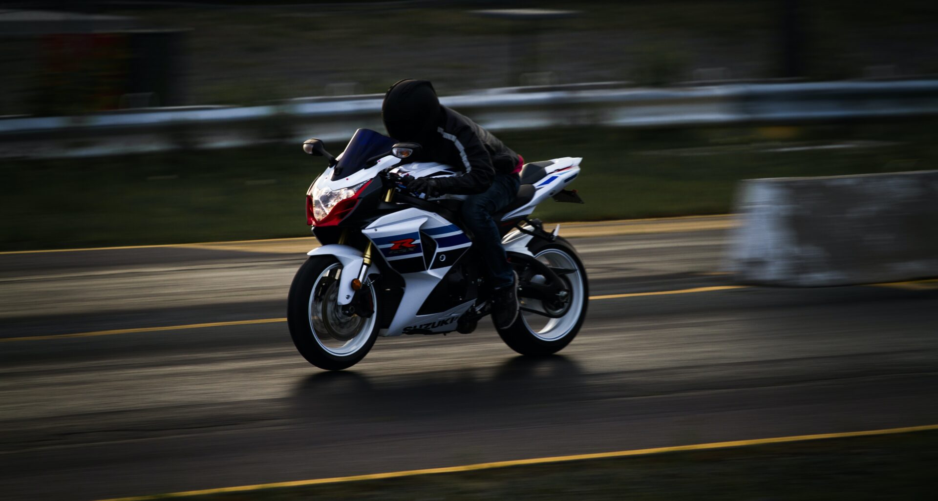 新車のバイクに乗るにあたって注意すべきことは 慣らし運転の必要性とは ゆとりライダー